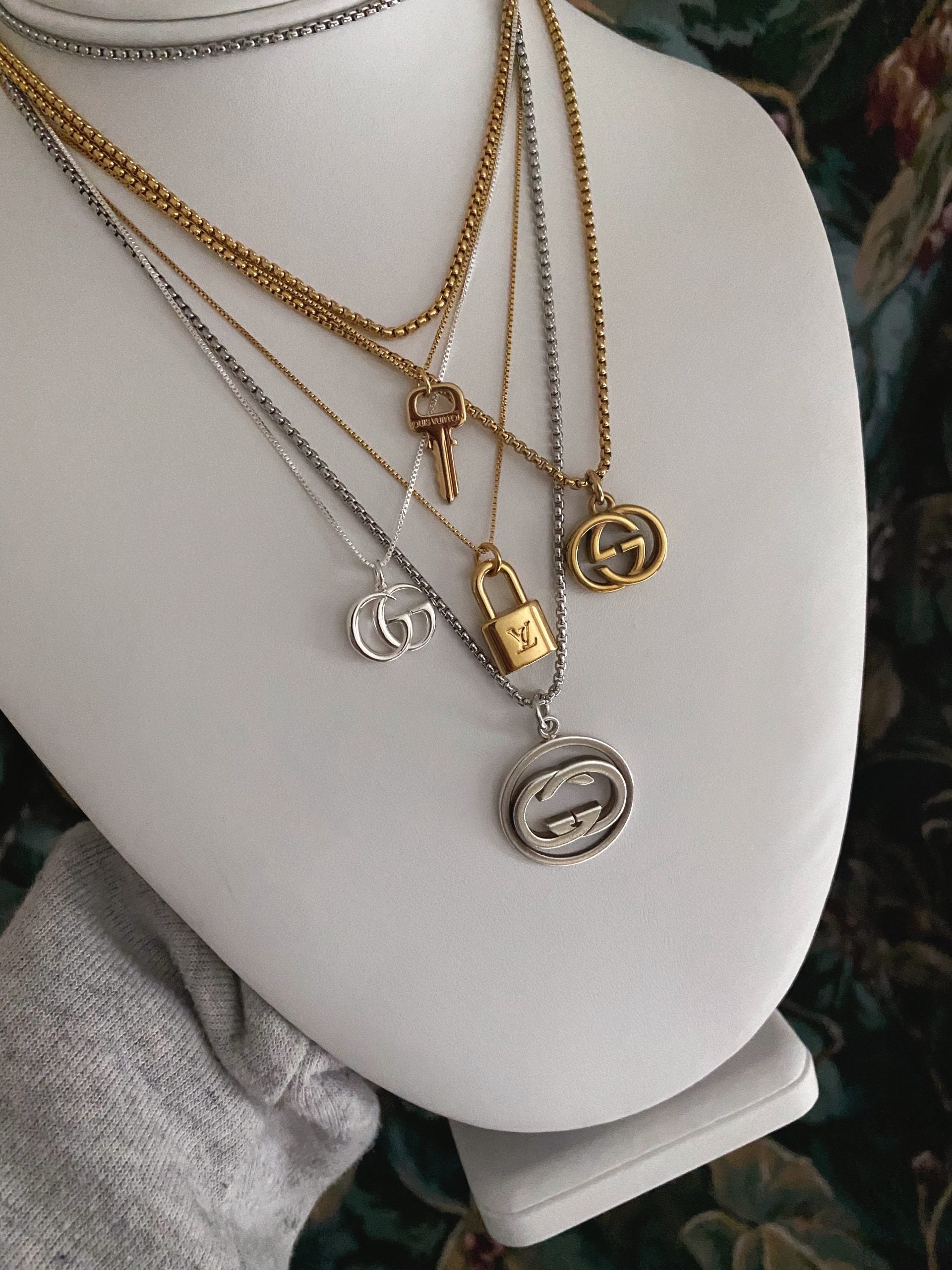 louis vuitton charm necklace fa