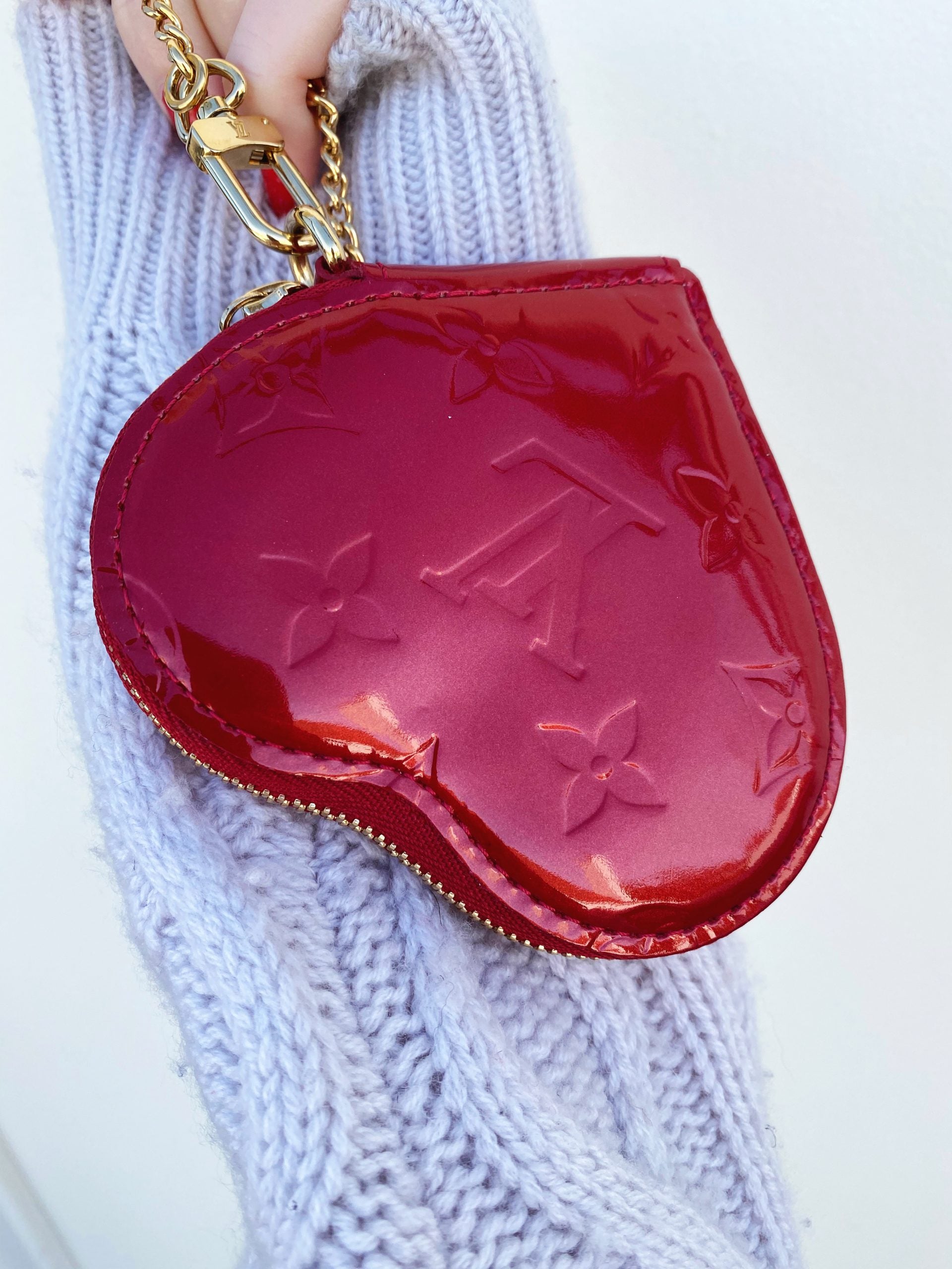 LOUIS VUITTON Red Monogram Vernis Leather Heart Coin Purse at 1stDibs   louis vuitton heart coin purse, louis vuitton red heart coin purse, louis  vuitton vernis heart coin purse