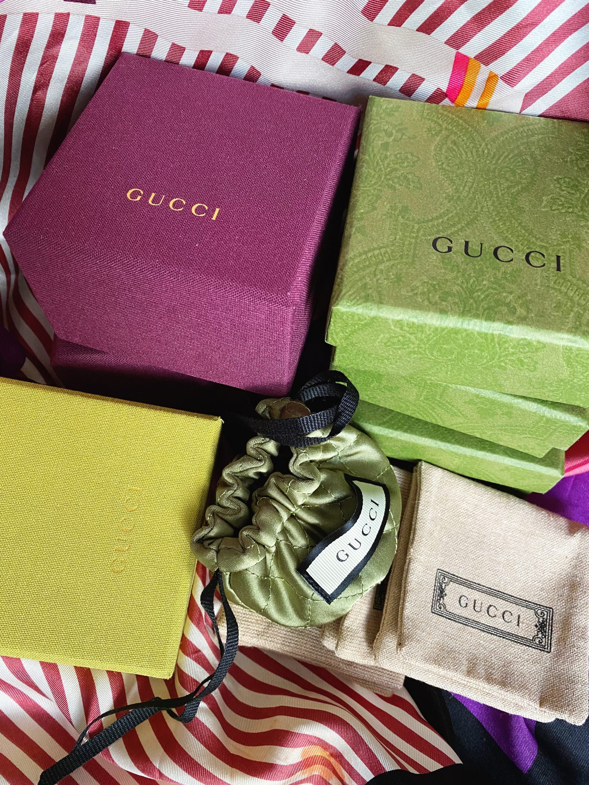 Gucci hotsell jewelry bag