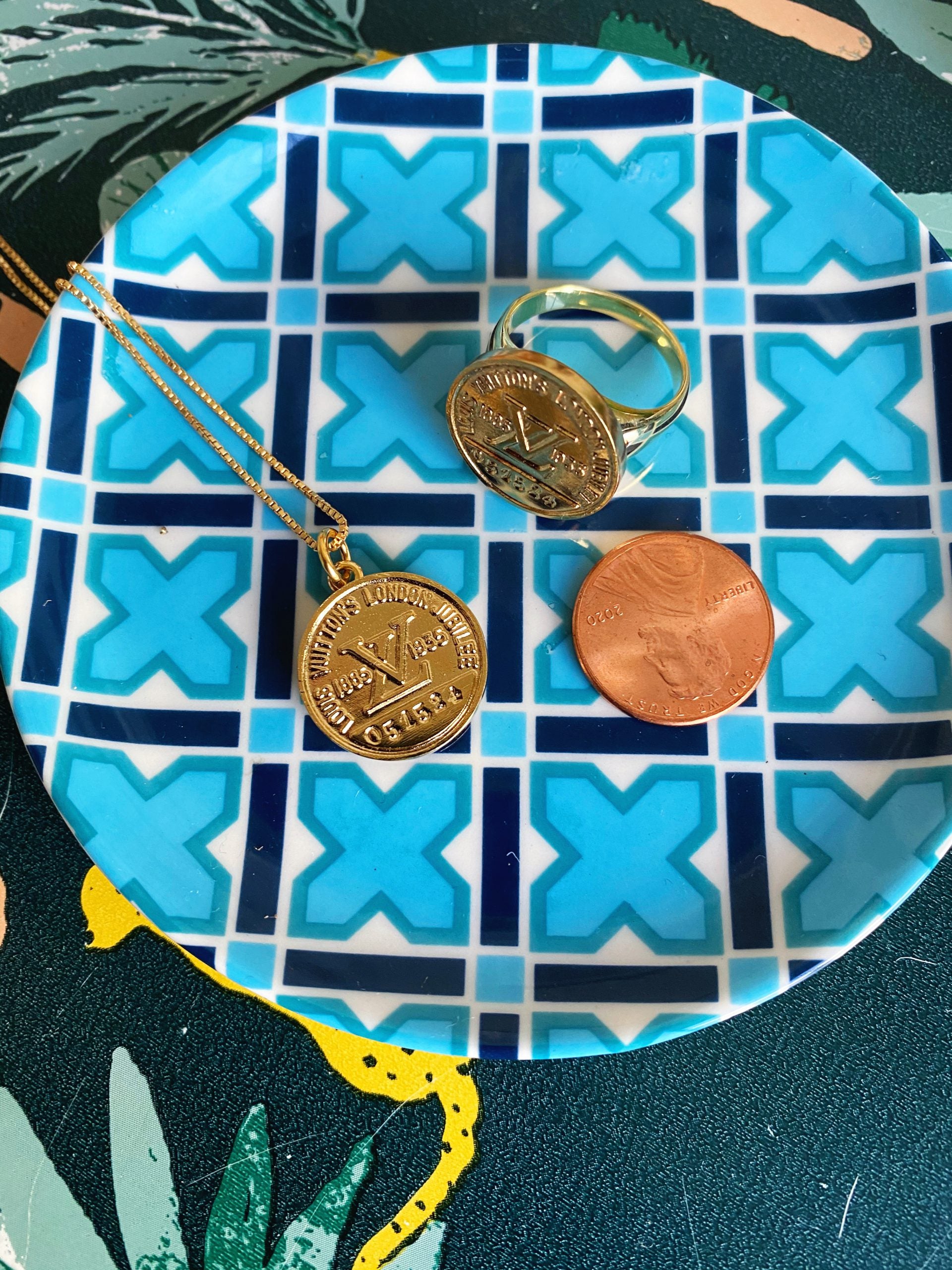 Damas Jewellery Queen Jewellery Lakemba Medium Vintage Gold